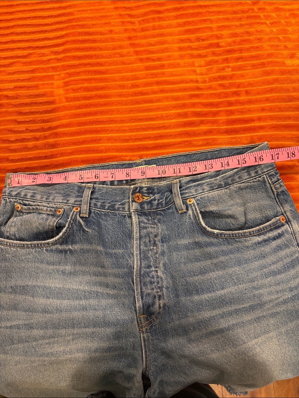 Hey Gang Relaxed Boyfriend Jeans in Light Blue Wash - Picture 3 of 5